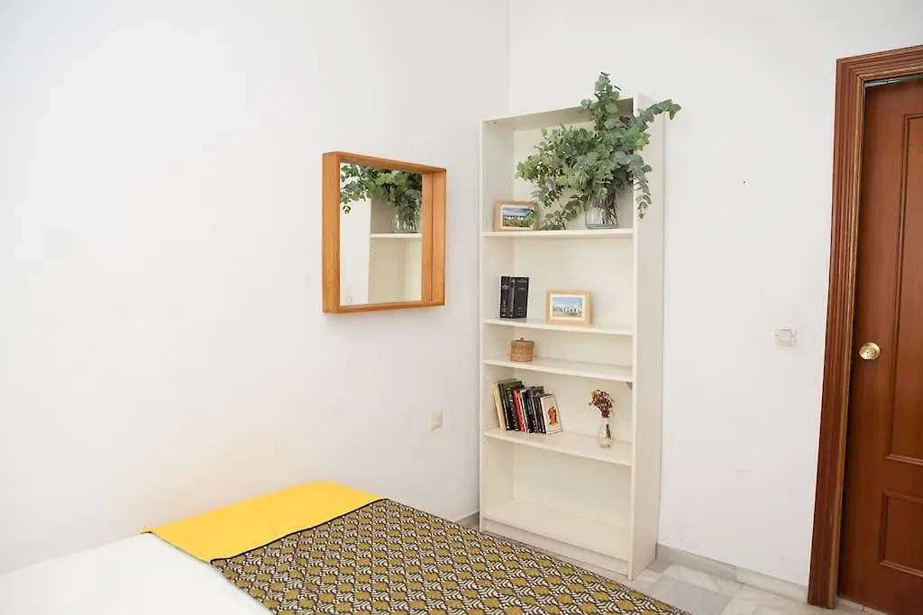 Cozy Apartment In The Center Of Sevilla 0*,  España